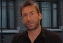 Chad Kroeger Gets Intoxicated, Sings At Casino