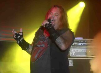 Nikki Sixx Shares Honest Opinion On Vince Neil’s Singing