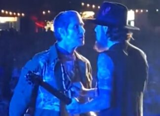 Perry Farrell’s Wife: ‘Dave Navarro Blocked Him’