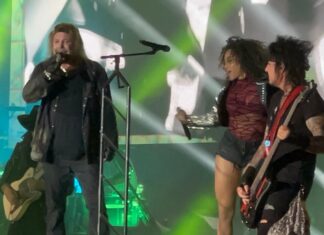 Motley Crue Member Censors Transgender Joke