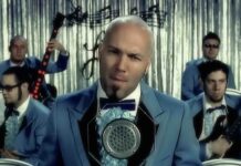 Limp Bizkit Get Emotional Onstage After Bandmate Dies