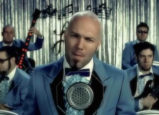 Limp Bizkit Get Emotional Onstage After Bandmate Dies