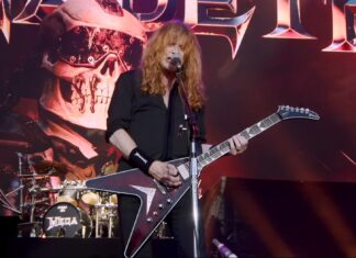 Taylor Swift Looks Like Dave Mustaine In New Photos