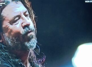 Dave Grohl Drives Mexican Woman To Tears