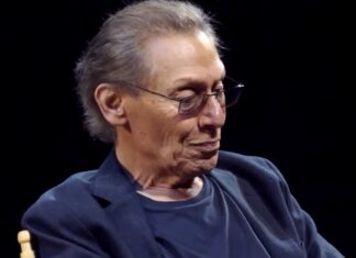 Singer Claims Alex Van Halen Took Control Of Band