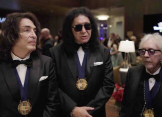 KISS Member Broke Down Crying In Public