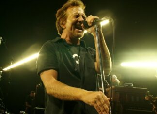 Pearl Jam Asked Howard Stern To Join Band Onstage