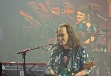 Rush Use Teleprompter At LA Concert rush