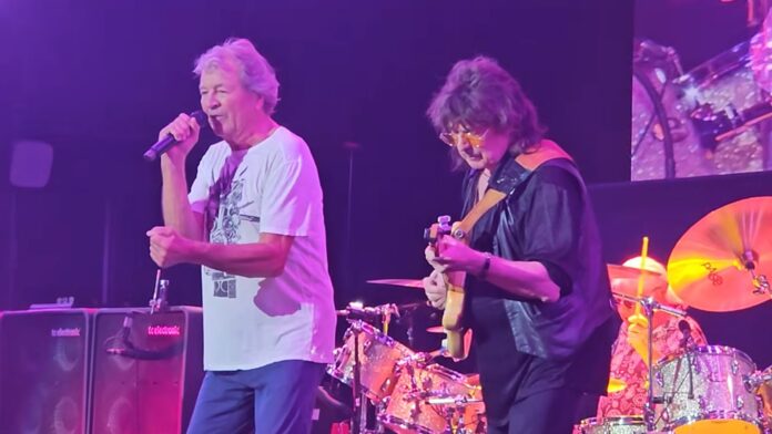 Ritchie Blackmore, Ian Gillan, Deep Purple, Live, 8-12-26, YT Screenshot 2, Cropped 16x9